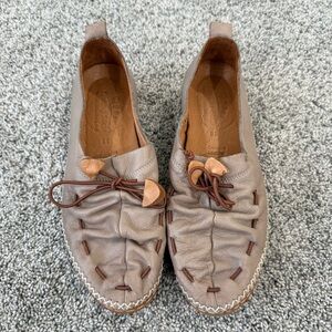 Spring Step Berna Slip On Leather Loafer Beige Grey Comfort Women’s 38 US 7.5-8